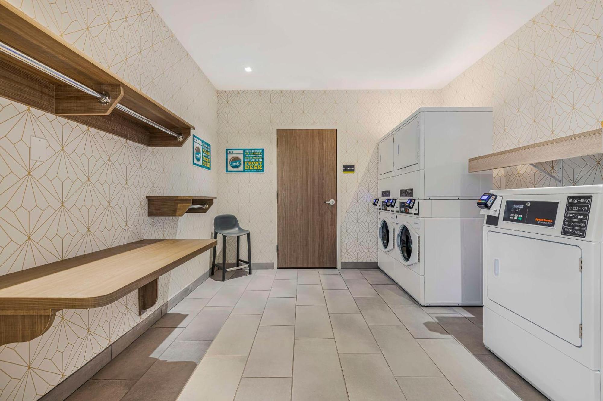 Home2 Suites By Hilton Colorado Springs Airport Ngoại thất bức ảnh